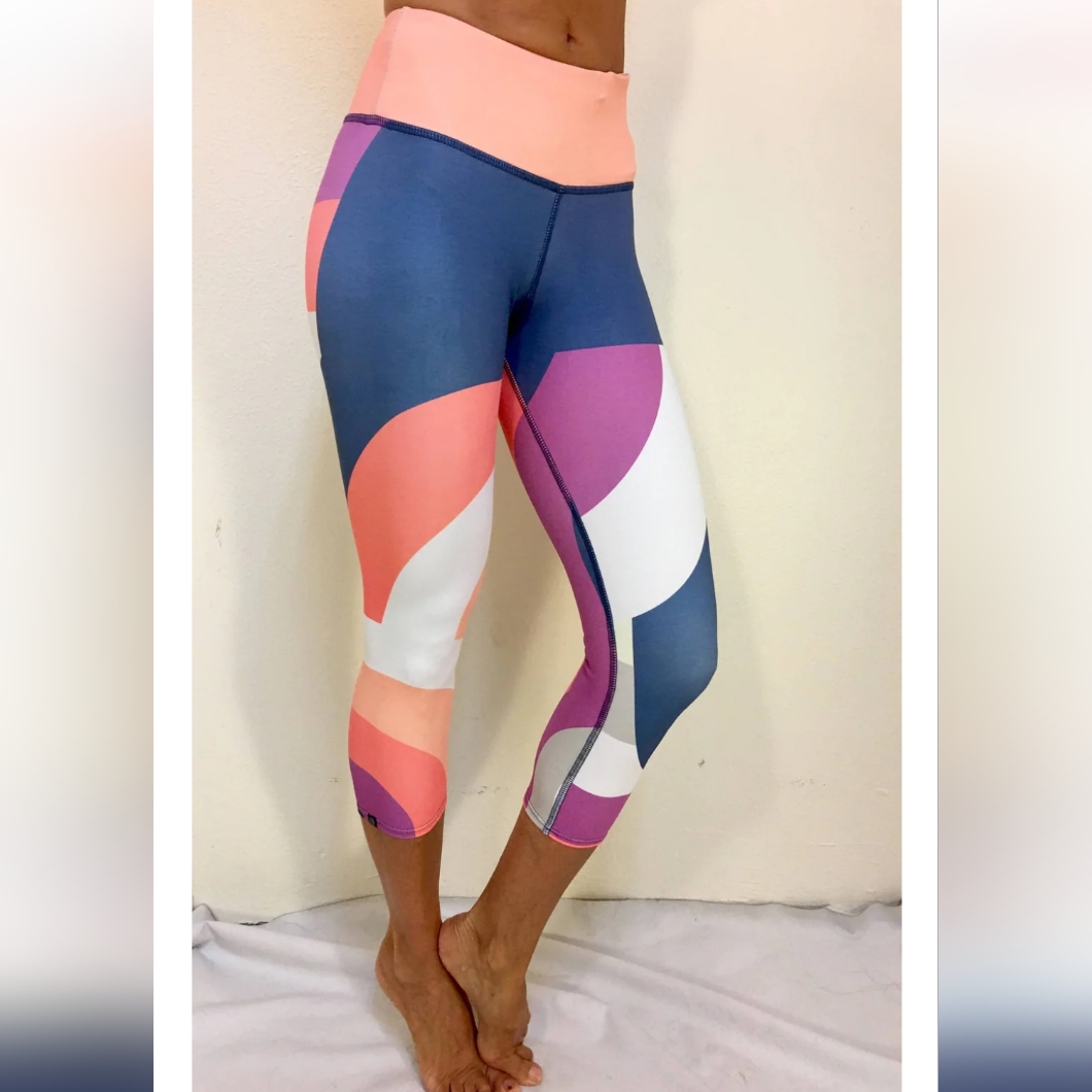 Onzie Hot Yoga Graphic Print Capri 241 Legging Pant